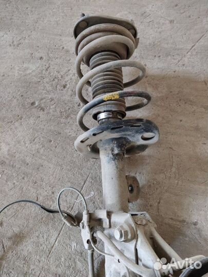 Амортизатор с пружиной передний правый Toyota