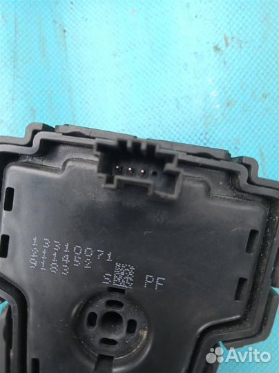 Блок управления мультимедиа Opel Insignia (2008