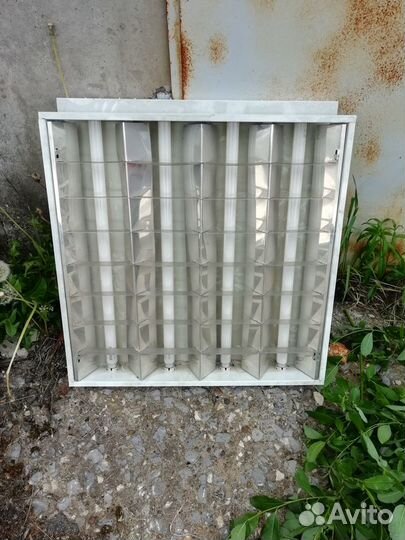 Люминисцентные светильники люстра на 4 лампы 8шт