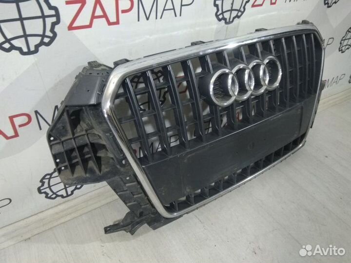 Решетка радиатора передняя Audi Q3 8U 2011