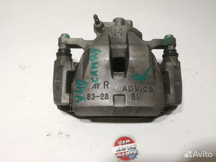 Суппорт передний Правый Toyota Camry ACV40