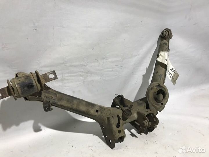 Рычаг задний левый Honda Civik 4D 2010