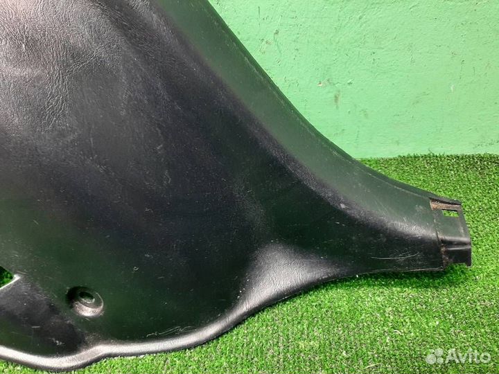 Обшивка левой стойки Lexus RX300 (MCU15) 2002