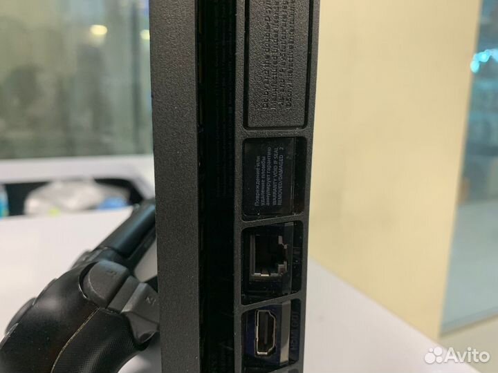 Ps4 slim 1tb+2 геймпада оригинал