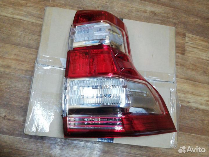 Фонарь задний правый Lend Cruiser Prado 150