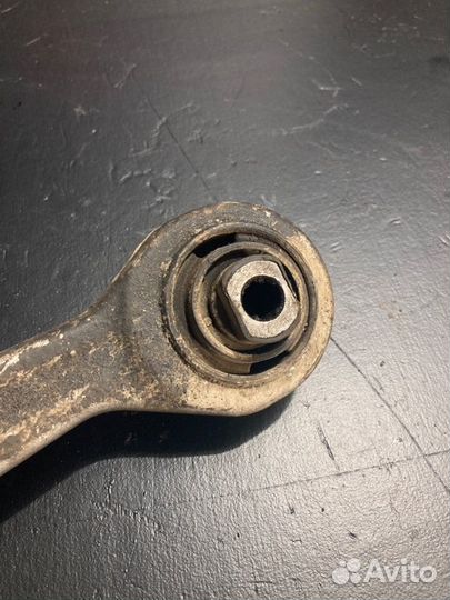 Рычаг нижний передний левый Audi A6 C5 2.4 2003