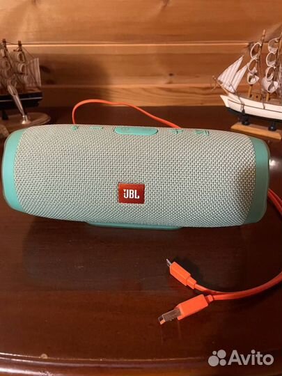 Колонка jbl charge 3