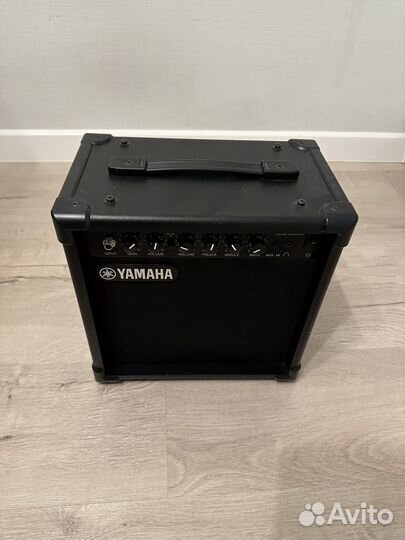 Комбоусилитель yamaha ga15ii