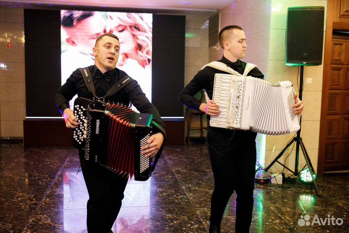 Шоу Карабас/Артисты/Музыканты/Баянист/Аккордеонист