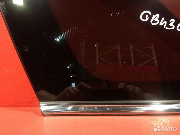 Стекло в кузов заднее левое Kia Sorento 3 (Um)