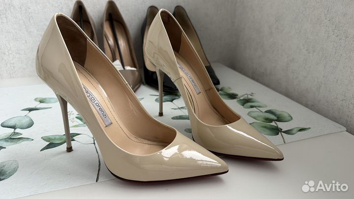 Stuart Weitzman, Tuna, шпилька