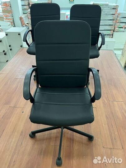 Офисное кресло