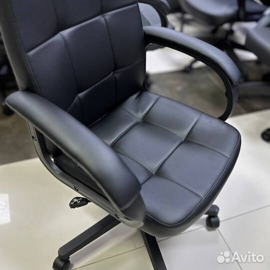 Офисное кресло С-002