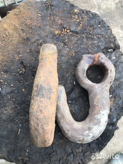 Крюки для тросов вес одного 2.5 кг кованные