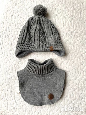 Шапочка и манишка H&M