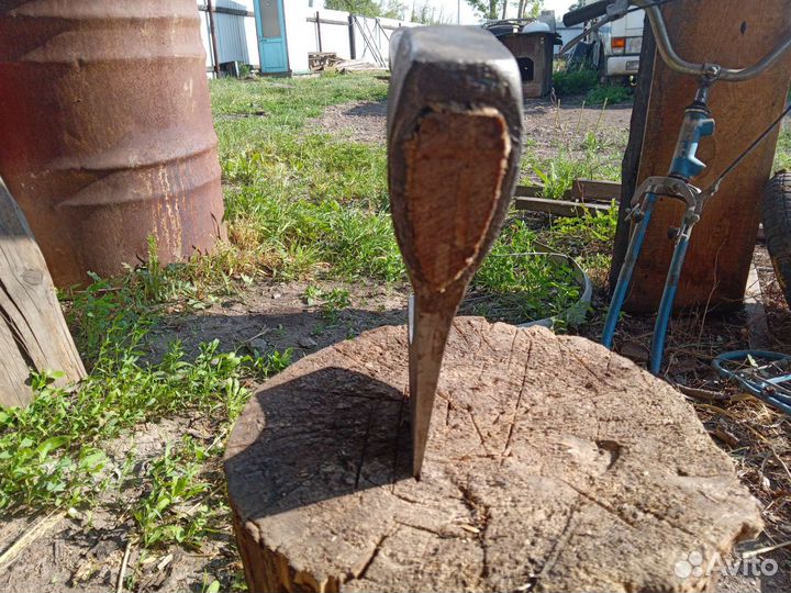 Топор охотничий