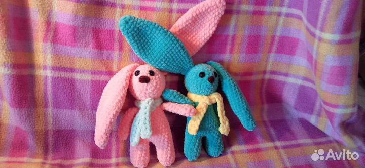 Зайчик вязанный