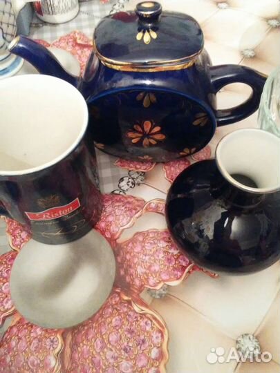 Много разной красивой посуды