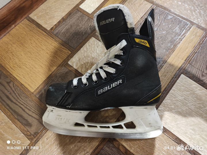 Продам коньки Bauer supreme 140