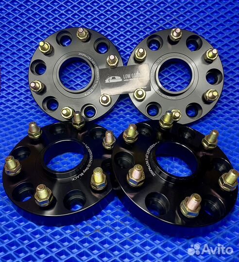 Проставки 6х139.7 25мм цо67.1 черные. Mitsubishi