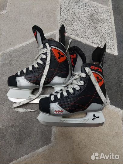 Коньки хоккейные