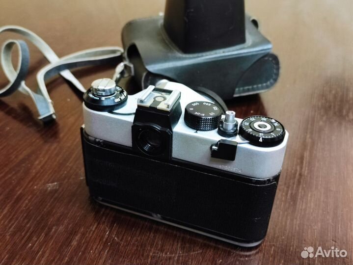 Плёночный фотоаппарат Зенит ет