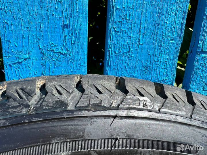 Bridgestone Blizzak DM-V3 215/65 R16