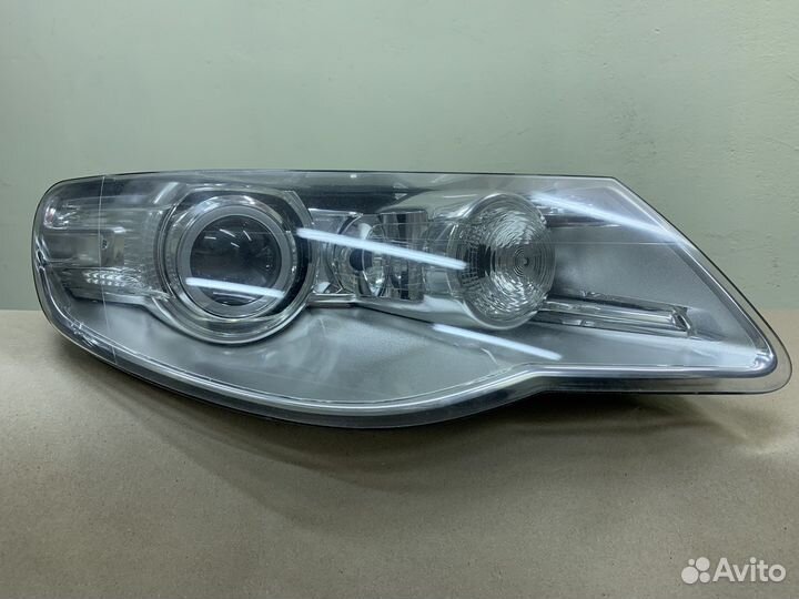 Фара правая VW Touareg gp