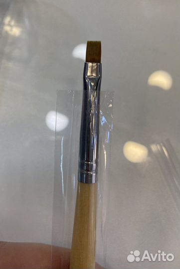 Кисти для бровей и маникюра