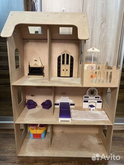 Большой кукольный домик деревянный