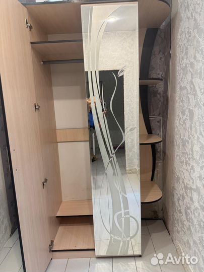 Прихожая с зеркалом