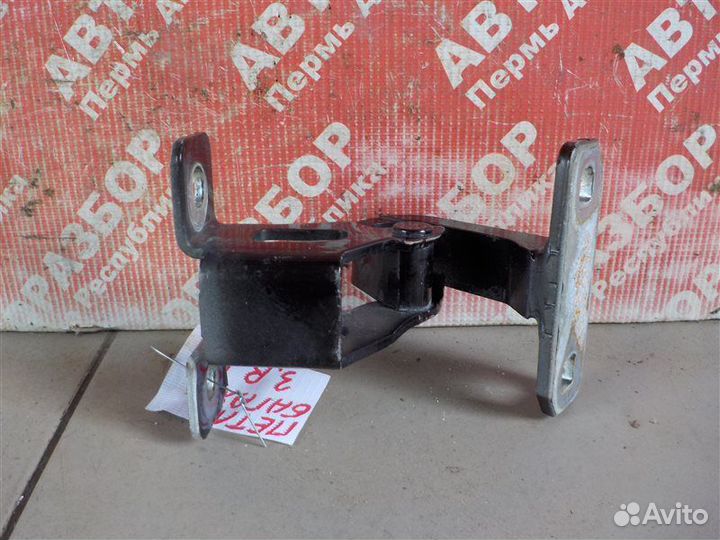 Петля двери верхняя задняя правая LADA Largus R90