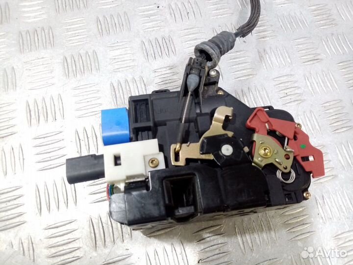 Б/У Замок двери передней правой#001