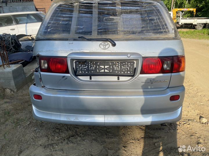 Продам Toyota Ipsum 1998 на запчасти