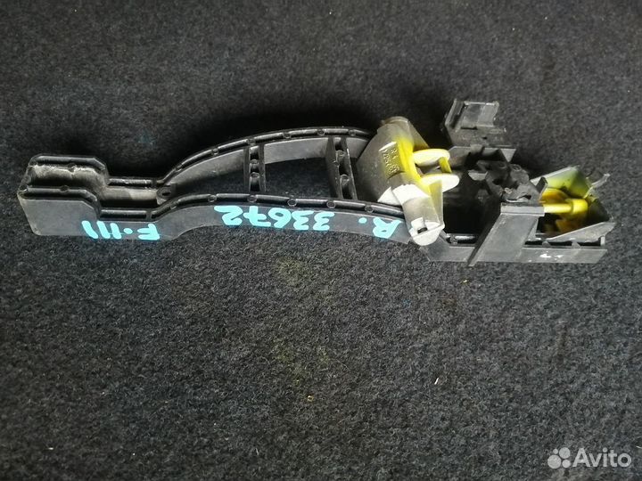 Основание ручки двери наружней правый Ford Focus 3
