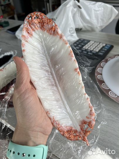 Перышки из эпоксидной смолы для интерьера