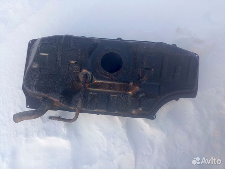 Топливный бак на hyundai solaris 1