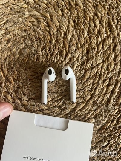 AirPods 1-го поколения оригинал