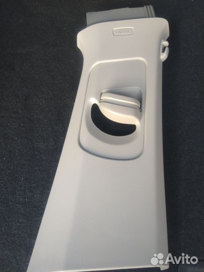 Продаю облицовку панели правой стойки B VW Tiguan