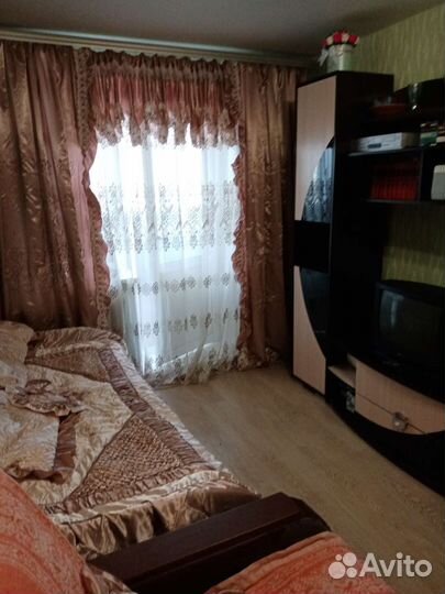 Покрывало, подушки и шторы. Комплект