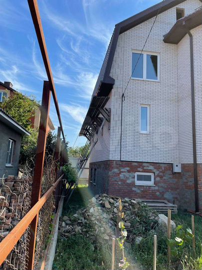 Дом 229 м² на участке 4 сот.