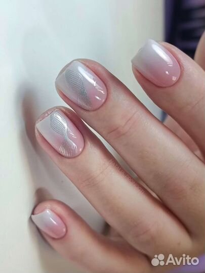 Комби-маникюр, наращивание ногтей гелем