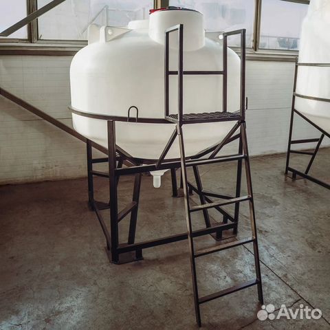 Емкость пластиковая конусная с полным сливом