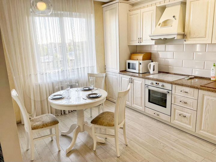 2-к. квартира, 72 м², 11/25 эт.