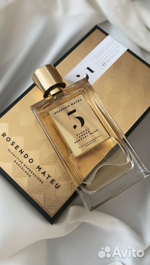 Rosendo Mateu N 5 Floral, Amber, Sensual Musk