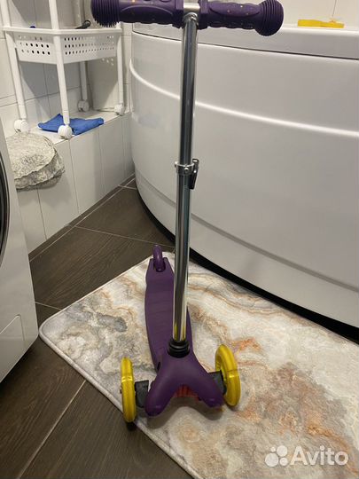 Самокат детский со светящимися колесами