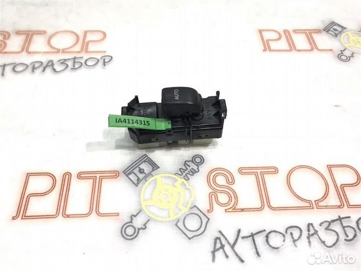Кнопка стеклоподъемника Toyota Ipsum ACM20 2001