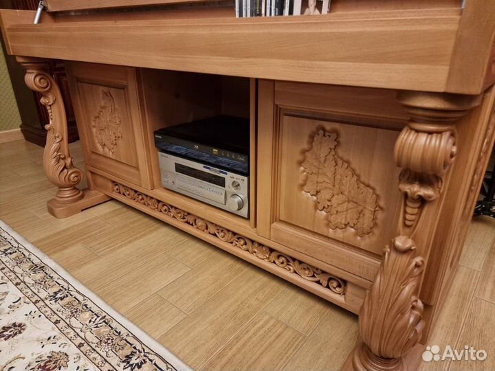 Тумба для проигрывателя виниловых пластинок