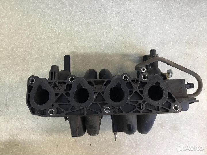 Коллектор впускной Renault Logan 2005-2014