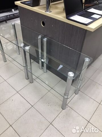 Тумбочка под телевизор стеклянная